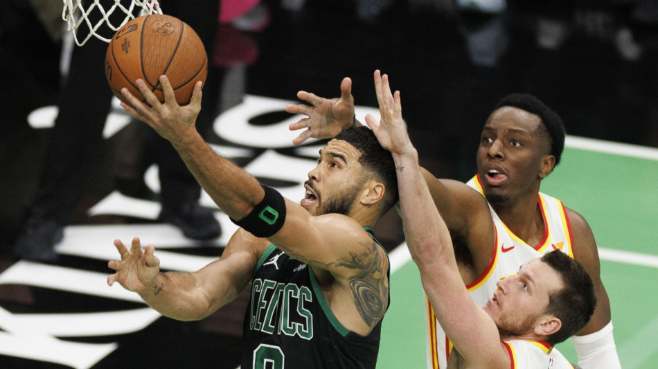 Nba, Tatum d&agrave; la vittoria a Boston sulla sirena