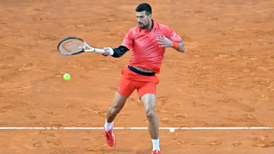 Djokovic estreia com vit&oacute;ria sobre argentino Etcheverry no Masters 1000 de Roma