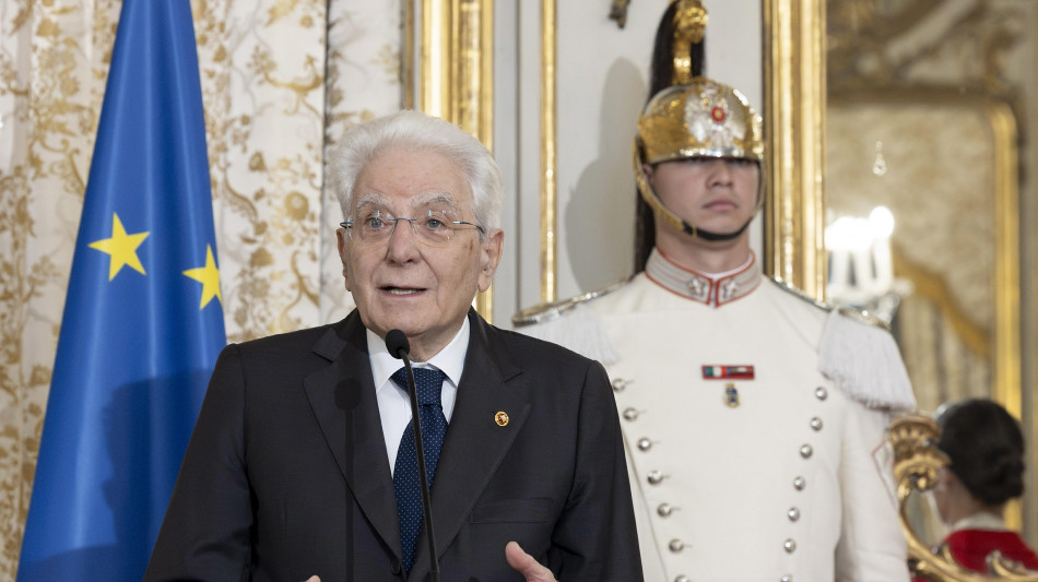Mattarella, il lavoro minorile &egrave; una grave violazione dei diritti dell'infanzia