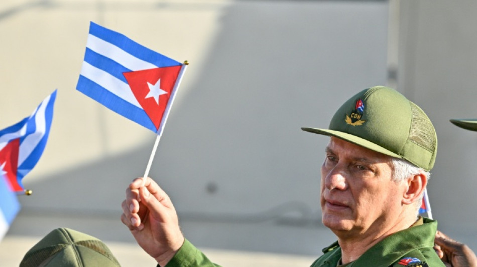 Dirigentes comunistas cubanos discutem reformas econ&ocirc;micas sob press&atilde;o dos EUA