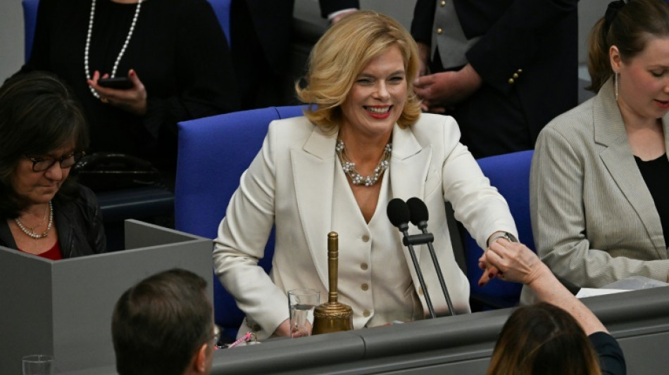 Neuer Bundestag w&auml;hlt Kl&ouml;ckner zur Pr&auml;sidentin - Kabinett Scholz entlassen