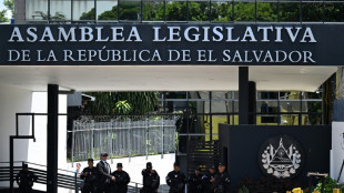 El Salvador extends detention of suspected gang members