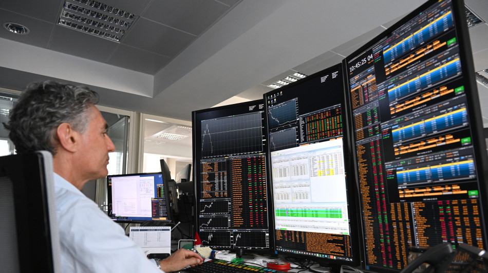 Borsa: Milano -0,2% con le banche che girano in positivo