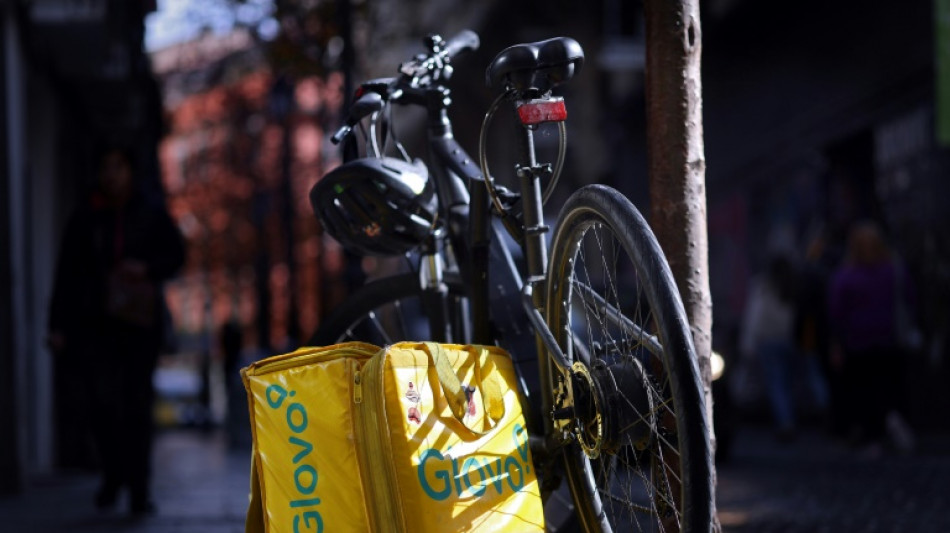 Glovo cede &agrave; press&atilde;o do governo e contratar&aacute; seus entregadores na Espanha