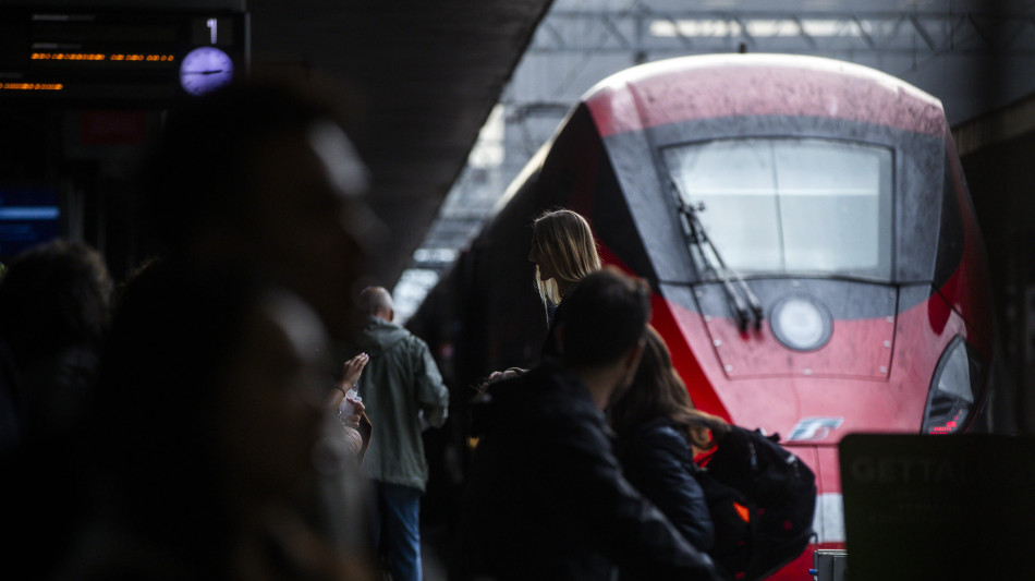 Dopo interlocuzioni con Ue salta riferimento a lotto unico gara Intercity da dl Pnrr