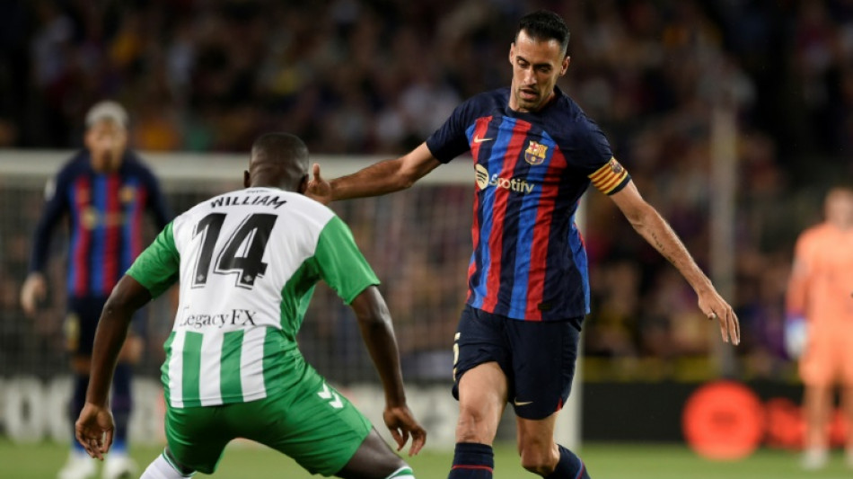 Busquets anuncia que deixar&aacute; o Barcelona ao final da temporada