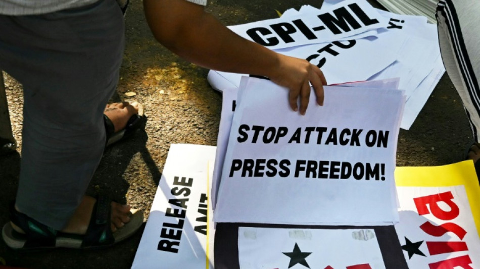 Corpo de jornalista é encontrado enterrado em fossa séptica na Índia