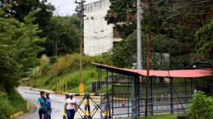 Ag&oacute;nica b&uacute;squeda de cinco miembros de una familia arrestados en Venezuela