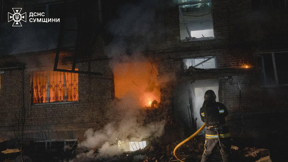 Drone contro condominio a Sumy, 4 morti tra cui bambina di 1 anno