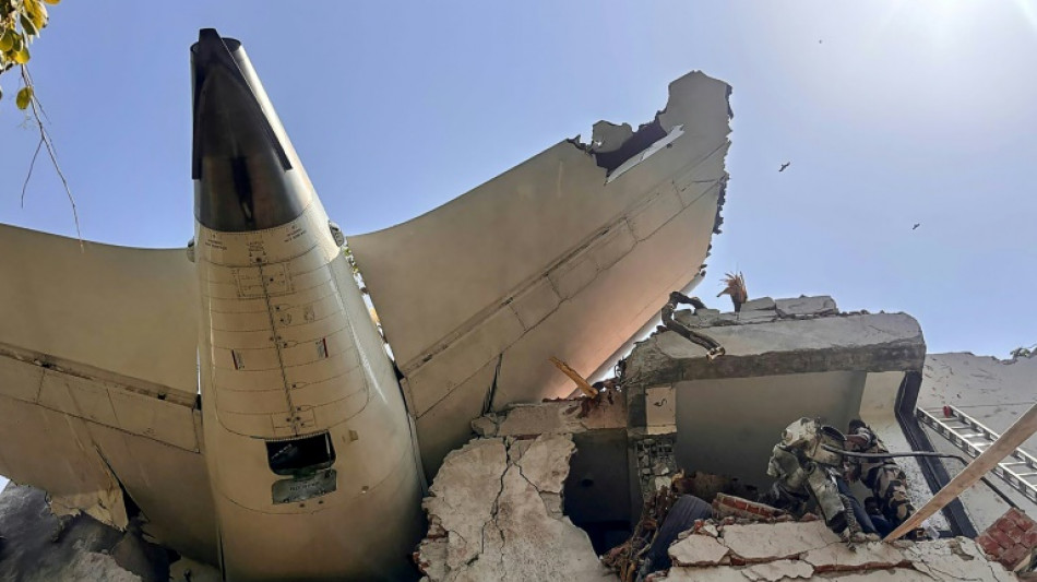 Einer der Flugschreiber nach Flugzeugabsturz in Indien gefunden