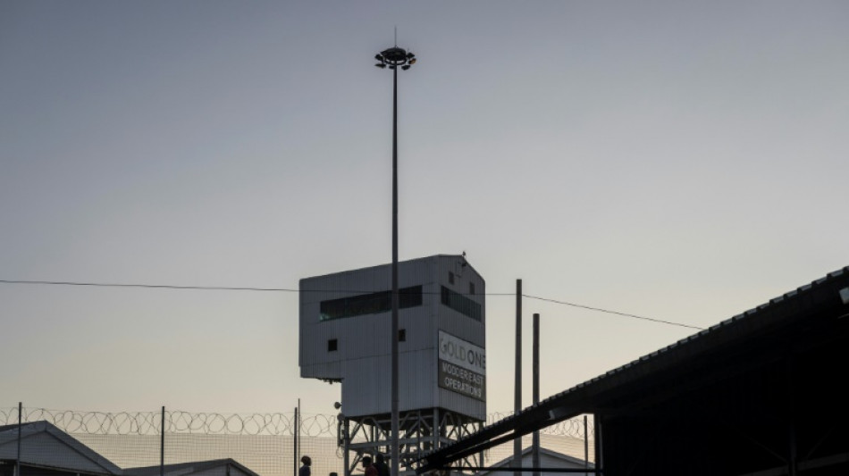 Hunderte Bergleute in S&uuml;dafrika wegen Aktion von Kollegen in Mine eingeschlossen