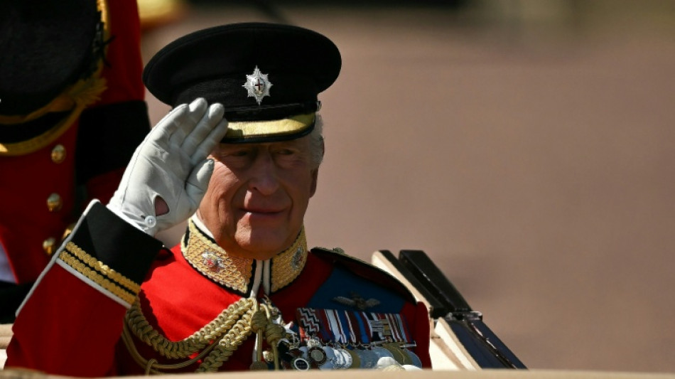 Desfile del cumplea&ntilde;os de Carlos III en Londres rinde homenaje a v&iacute;ctimas del accidente de Air India