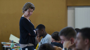 Steuerzahlerbund fordert weniger Verbeamtungen - Kritik des Beamtenbunds