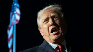 Trump heads for Asia and Xi trade talks