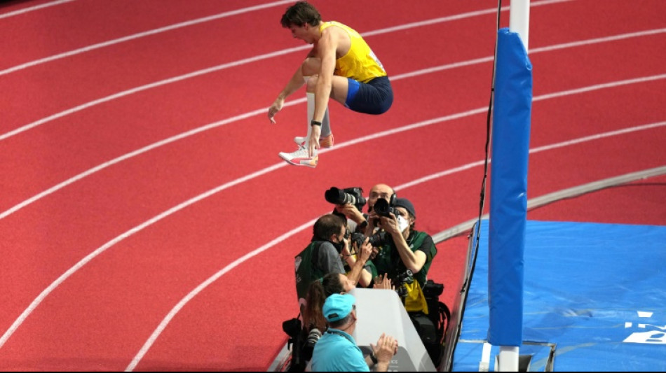 Athl&eacute;tisme: Duplantis s'arr&ecirc;te &agrave; 6,02 m &agrave; la perche &agrave; Doha
