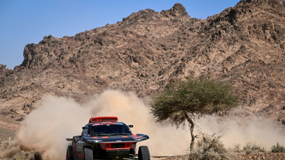 Carlos Sainz, m&aacute;s cerca de ganar el Dakar tras una aver&iacute;a de Loeb