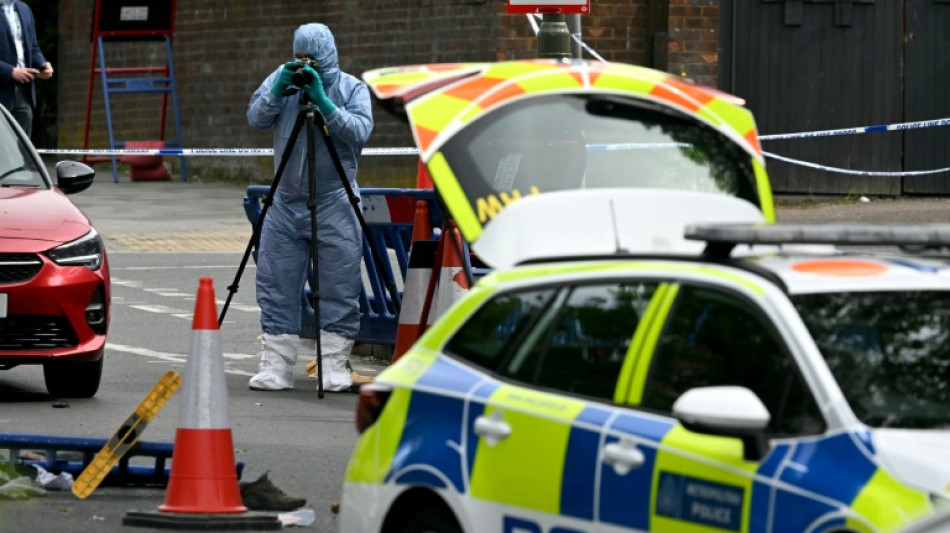Dois homens judeus ficam feridos em ataque 'terrorista' com faca em Londres