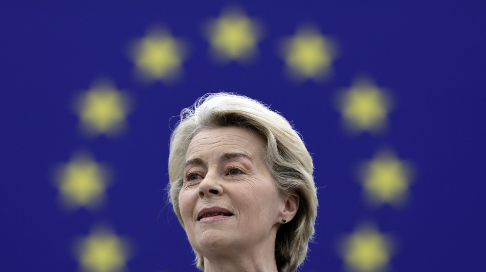 Von der Leyen, '&egrave; un bel giorno per l'Ue, il centro tiene'