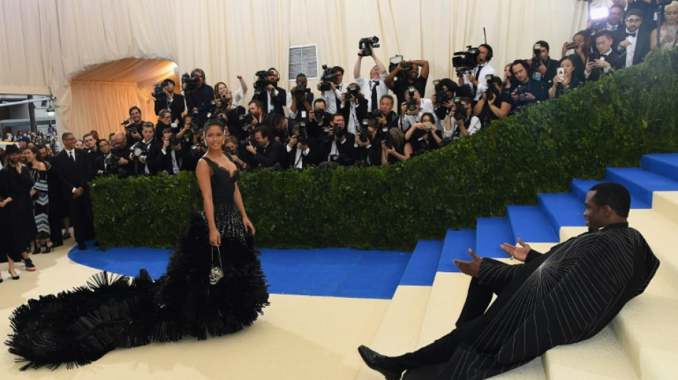 Ex de "Diddy" Combs concluye su sombrío testimonio en juicio contra el rapero