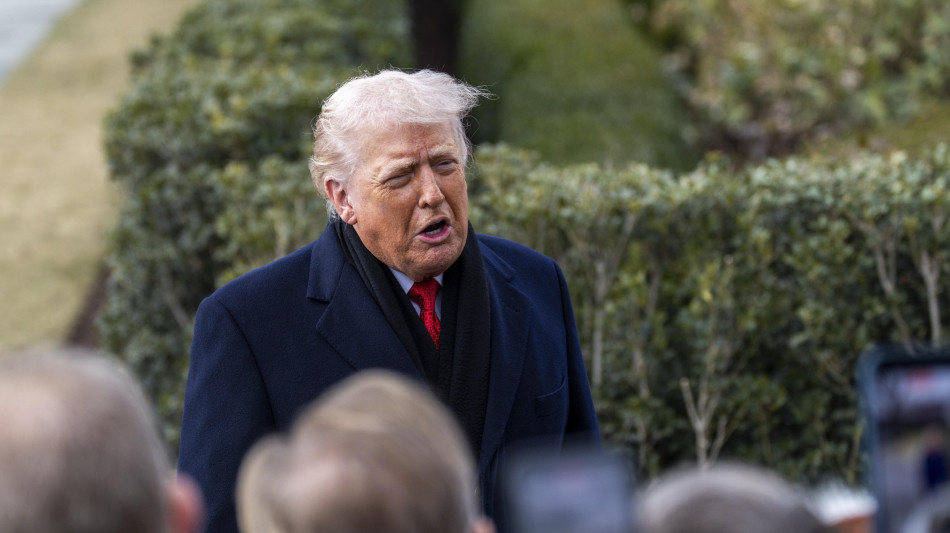 Trump, 'ottima telefonata con Rutte, a Davos incontro su Groenlandia'