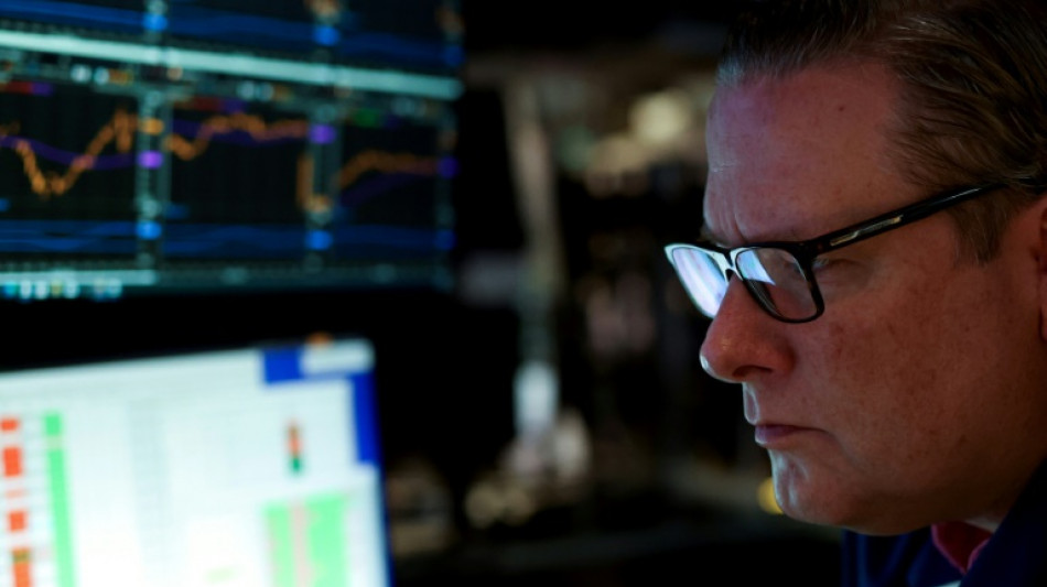 Wall Street ouvre en baisse,&nbsp;entre prises de b&eacute;n&eacute;fices et budget am&eacute;ricain