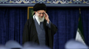 Ir&atilde; usou bancos Lloyds e Santander para escapar de san&ccedil;&otilde;es, diz Financial Times