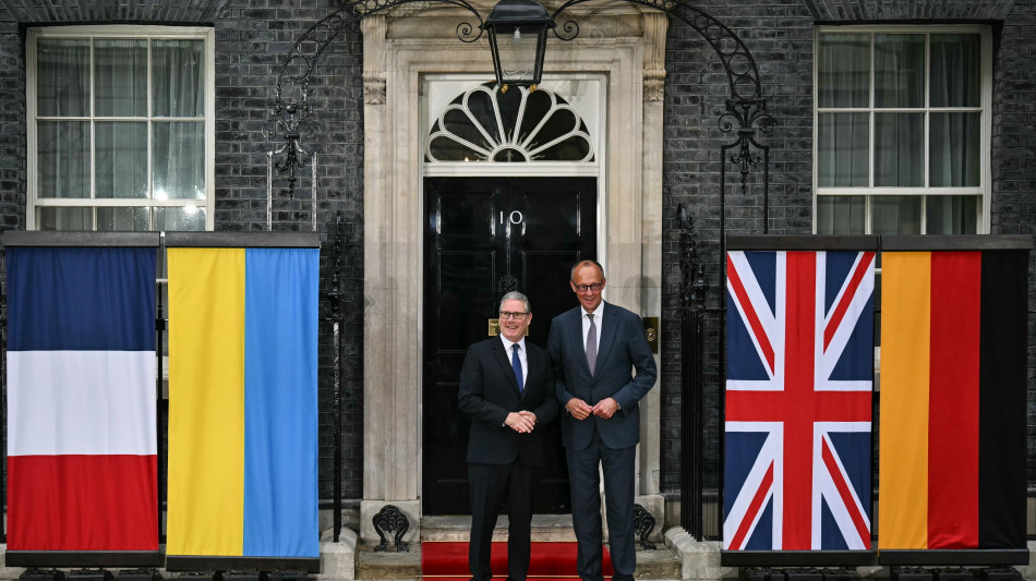 Macron, Starmer e Merz 'sostegno ai negoziati diretti tra Kiev e Mosca'
