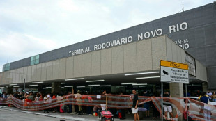 Sequestro de &ocirc;nibus com ref&eacute;ns na rodovi&aacute;ria do Rio deixa ao menos 2 feridos