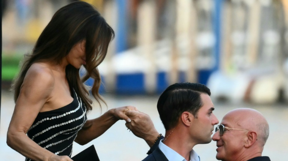 A Venise, Jeff Bezos et Lauren Sanchez s'échangent les alliances