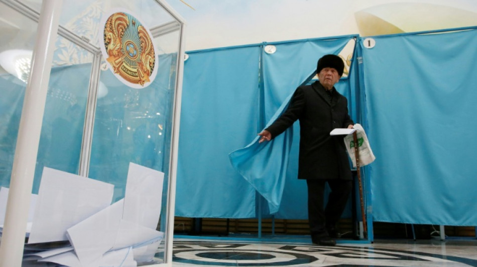 Referendum &uuml;ber neue Verfassung in Kasachstan