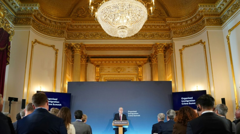 Starmer ruft bei Grenzsicherheitsgipfel zu gemeinsamem Kampf gegen Schleuser auf