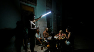 Cubanos se resignan a pasar la primera noche de un nuevo apag&oacute;n general