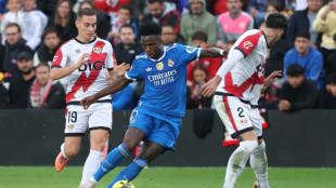 Real Madrid fica no 0 a 0 com Rayo Vallecano mas segue líder isolado do Espanhol