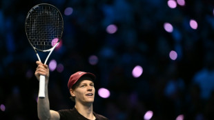 Sinner vence De Minaur e vai à final do ATP Finals