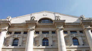 Borsa: Milano chiude in rialzo, Ftse Mib +0,49%