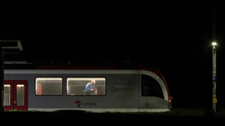 Pol&iacute;cia mata autor de sequestro em trem na Su&iacute;&ccedil;a