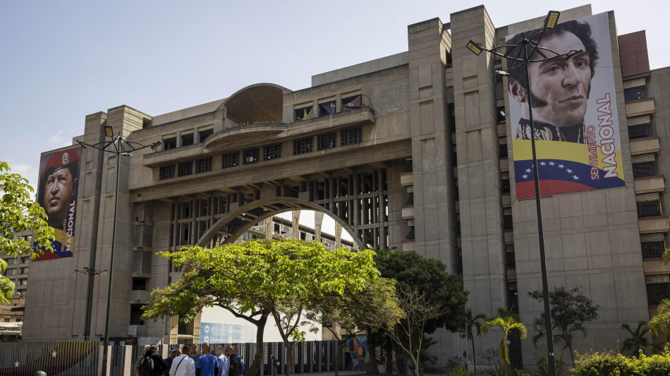 Venezuela, scarcerati almeno otto prigionieri politici