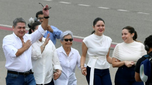 Ex-presidente Hern&aacute;ndez retorna a Honduras indultado por Trump