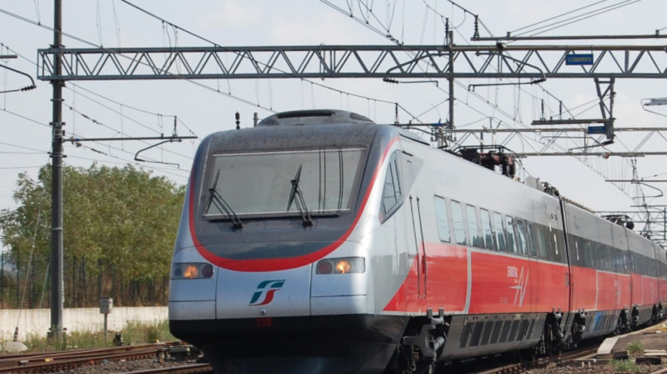 Stop treni per lavori Firenze, ma guasto causa ritardi anche su linea alternativa