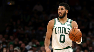 Brown y Tatum unen fuerzas para controlar a Jokic en el triunfo de Boston en la NBA