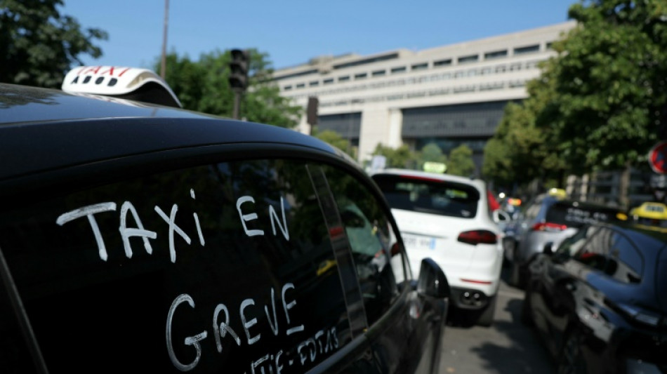 Col&egrave;re des taxis: le gouvernement va &eacute;tudier leurs propositions