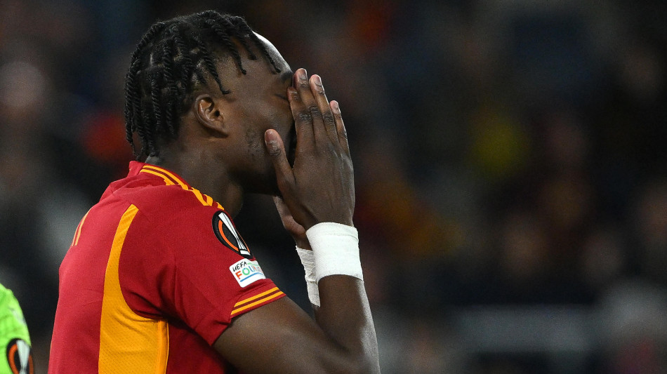 Calcio: Roma, ufficiale la cessione di Abraham al Besiktas