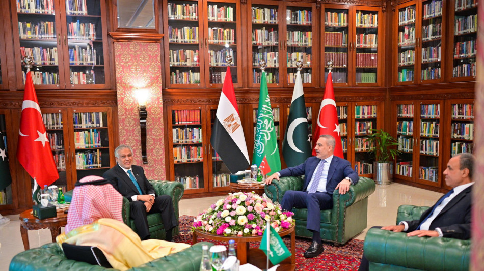 Reuters, 'Usa e Iran hanno ricevuto piano Islamabad per fine guerra'