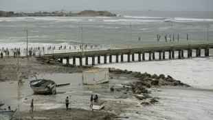 Perú cierra 95 puertos por fuerte oleaje en el Pacífico