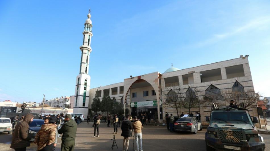 Manifesta&ccedil;&otilde;es da comunidade alauita ap&oacute;s ataque a mesquita deixam 3 mortos na S&iacute;ria