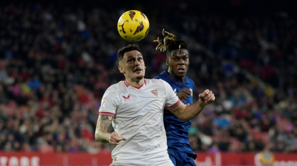 Piden una sanci&oacute;n de 6.000 euros para el aficionado del Rayo que toc&oacute; las nalgas a Ocampos