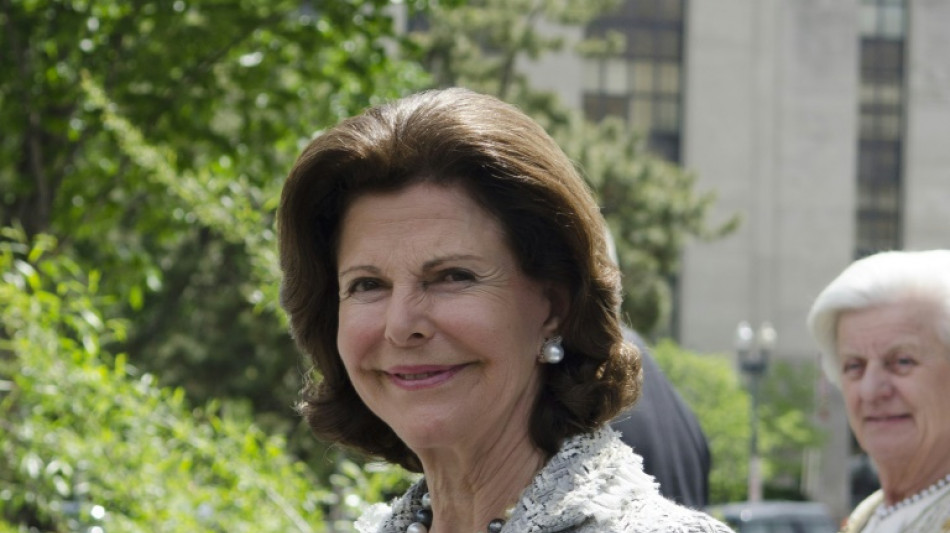 Königin Silvia von Schweden rät Eltern zum Schutz vor Missbrauch zum Zuhören