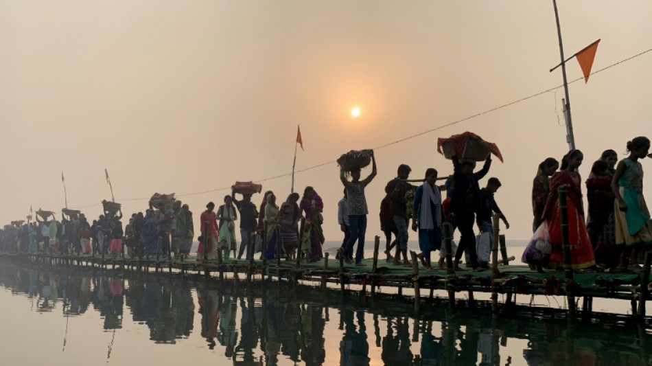 &Iacute;ndia: 46 pessoas morrem afogadas durante festival religioso