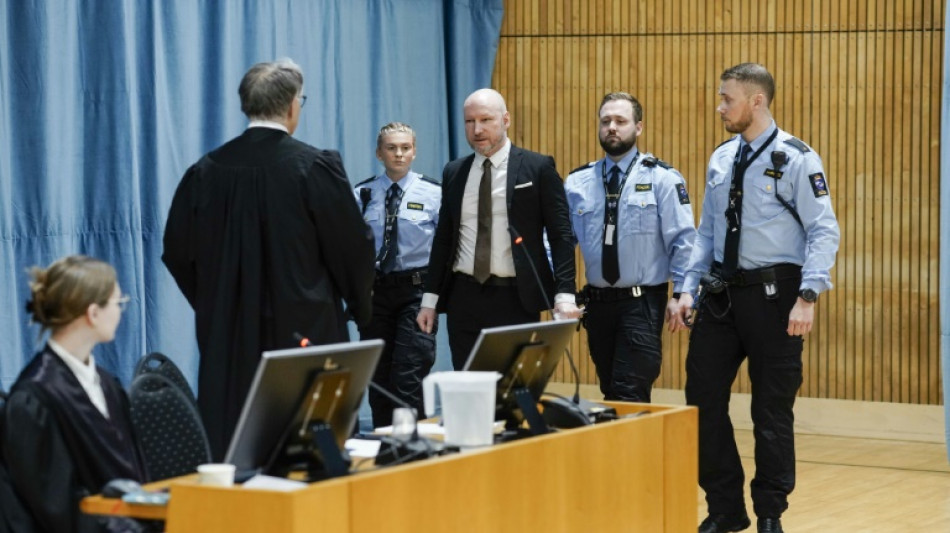 Neonazista Breivik acusa o Estado noruegu&ecirc;s de querer empurr&aacute;-lo 'ao suic&iacute;dio'