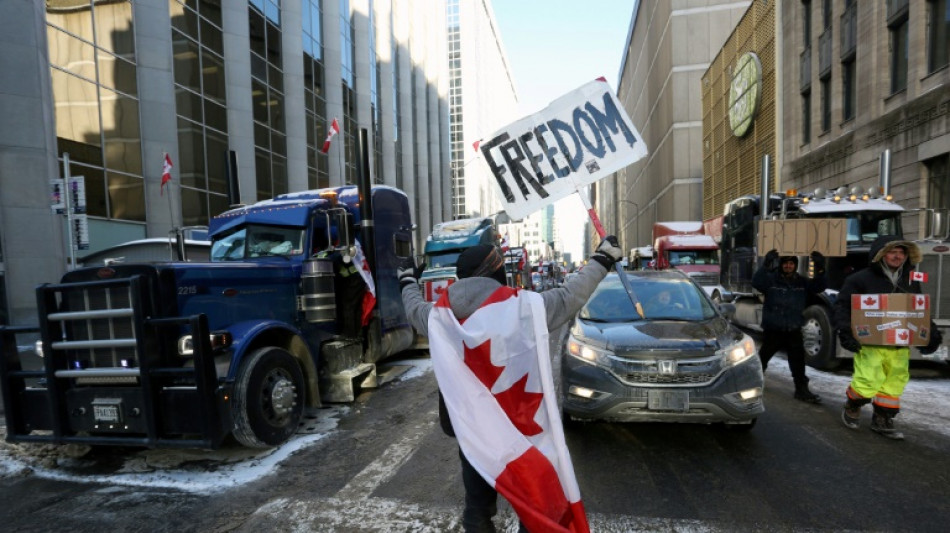 Manifestations anti-mesures sanitaires: la situation à Ottawa "hors de contrôle", le maire déclare l'état d'urgence
